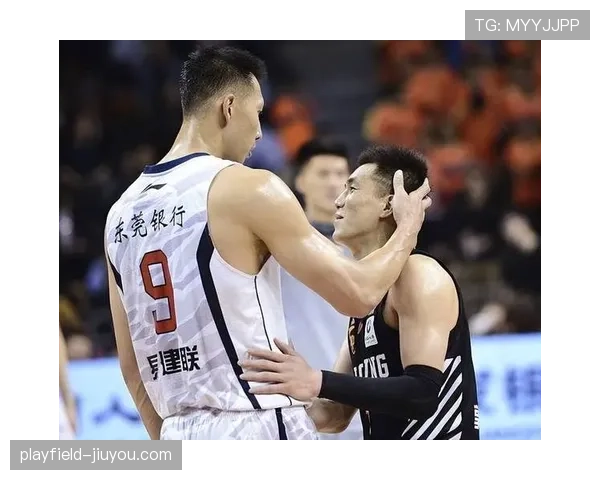 郭艾伦出门像隔壁土豪,球场上又突然变成拼命三郎 郭艾伦出门像隔壁土豪,球场上又突然变成拼命三郎