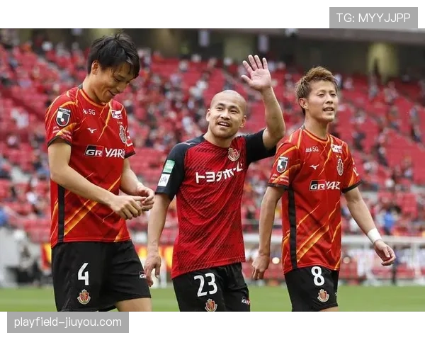 鹿岛鹿角近期状态回升,攻防两端均有提升,联赛排名稳步上升 鹿岛鹿角近期状态回升,攻防两端均有提升,联赛排名稳步上升